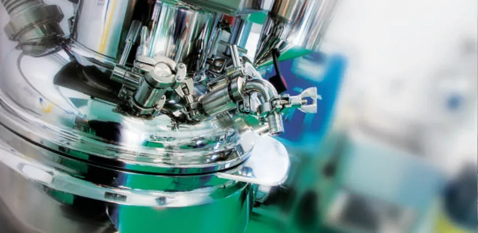 Linea di produzione cosmetica con contenitori in vetro